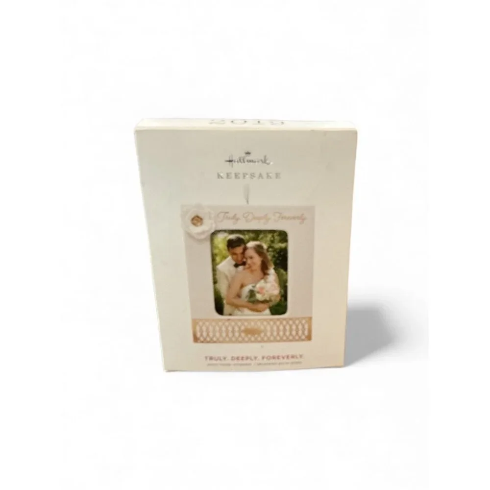 Hallmark Keepsake 2019 Truly Deeply Foreverly Porcelain & Metal Photo Frame Orna